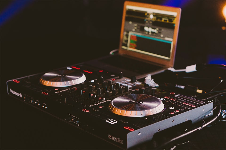 DJ Controller and laptop